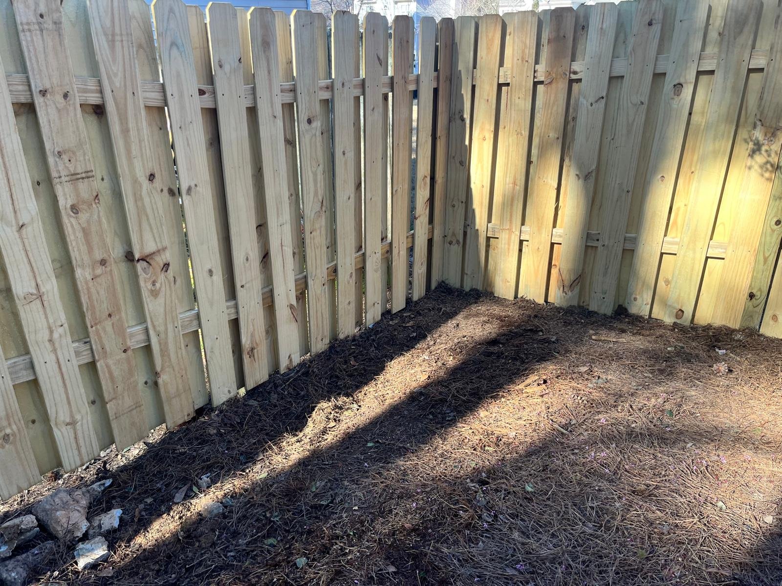Wood Fence & Mulch